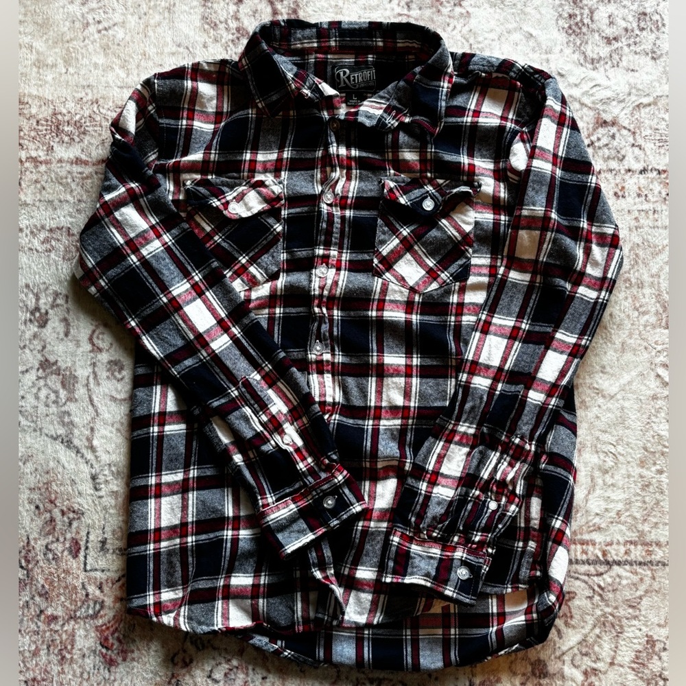 Retrofit Men’s Flannel Button-Up